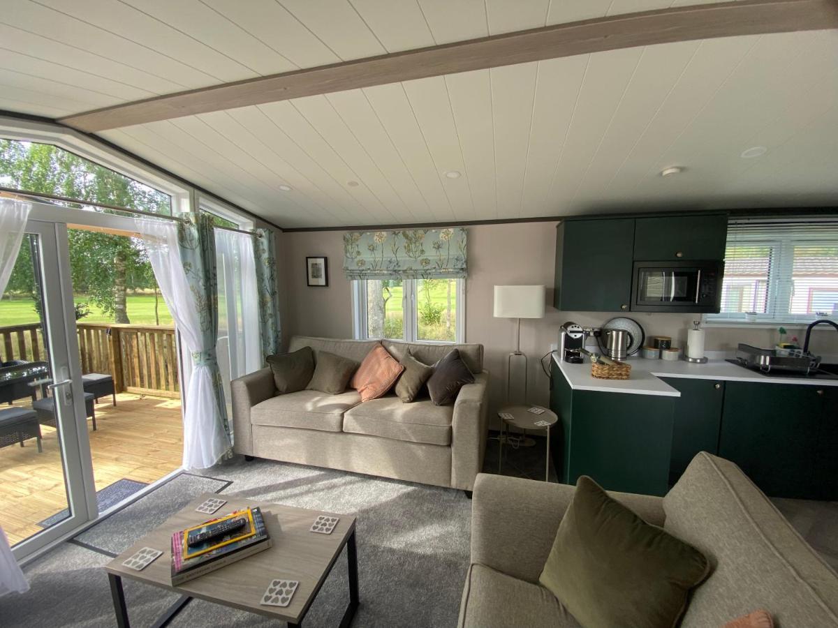 Teviotdale Lodge At Lilliardsedge Holiday Park Jedburgh Eksteriør billede