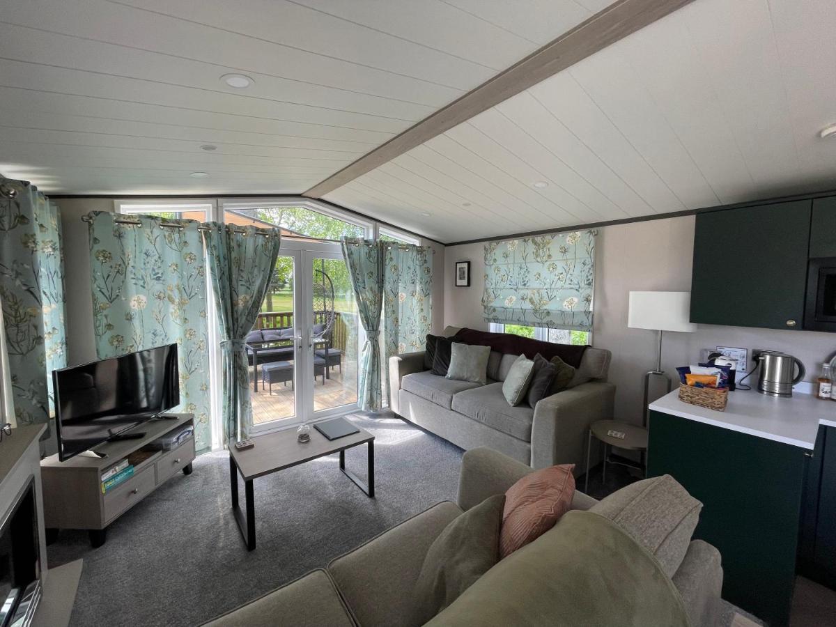 Teviotdale Lodge At Lilliardsedge Holiday Park Jedburgh Eksteriør billede